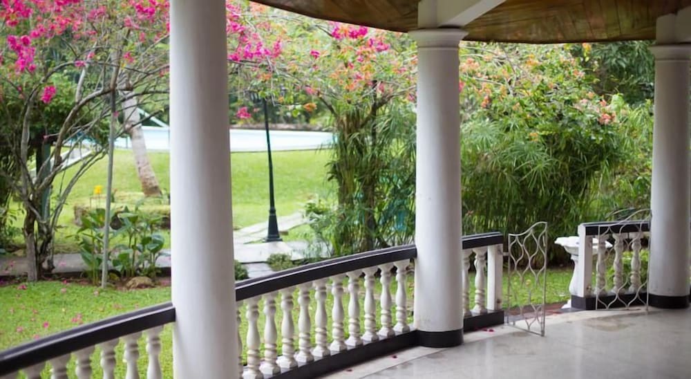 Leijay Garden Retreat — Swimming pool in Galle, Southern Province