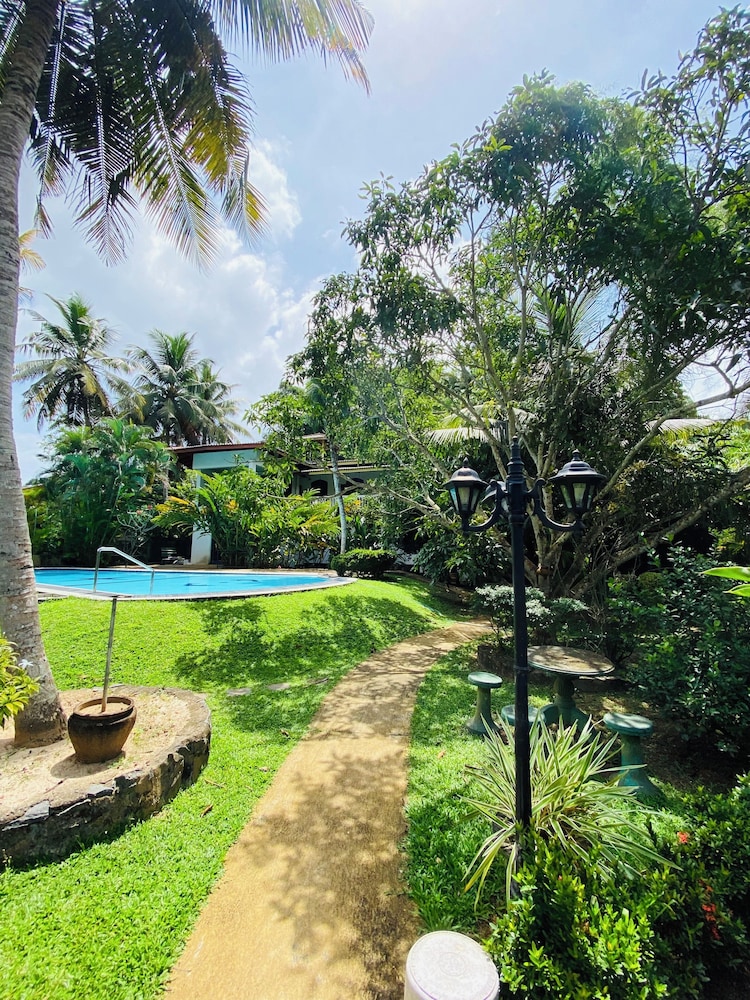 Leijay Garden Retreat — Swimming pool in Galle, Southern Province