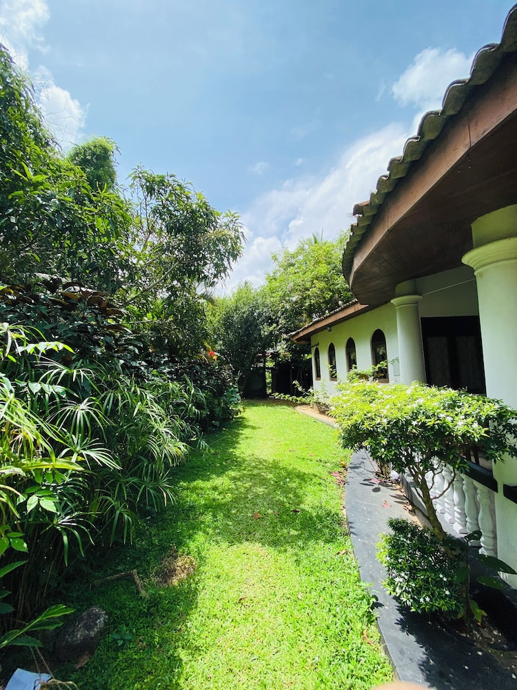 Leijay Garden Retreat — Hotel building in Galle, Southern Province