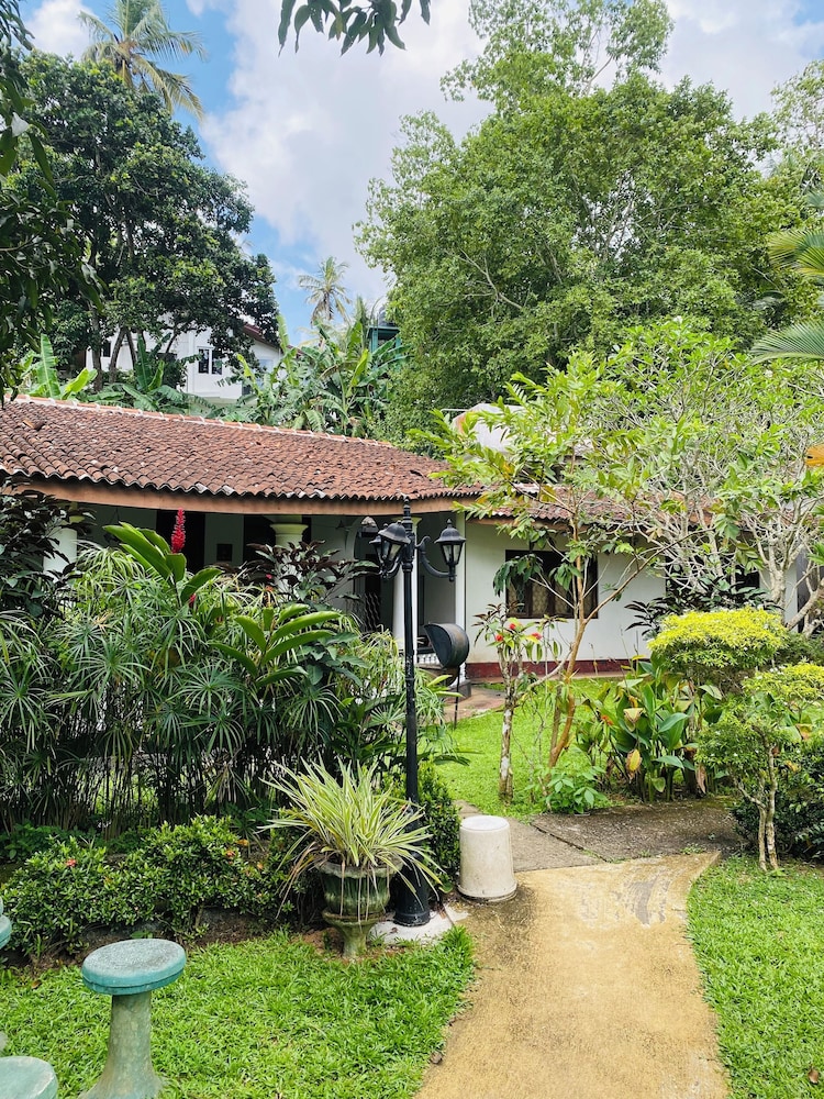 Leijay Garden Retreat — Hotel building in Galle, Southern Province