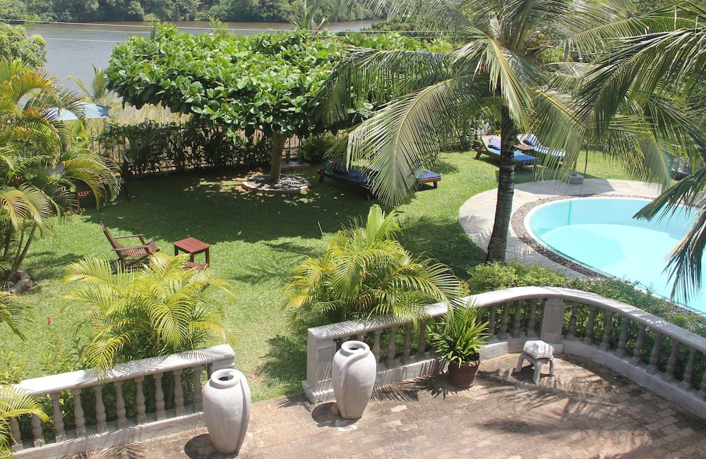 Asian Jewel Boutique Hotel — Swimming pool in Hikkaduwa, Southern Province