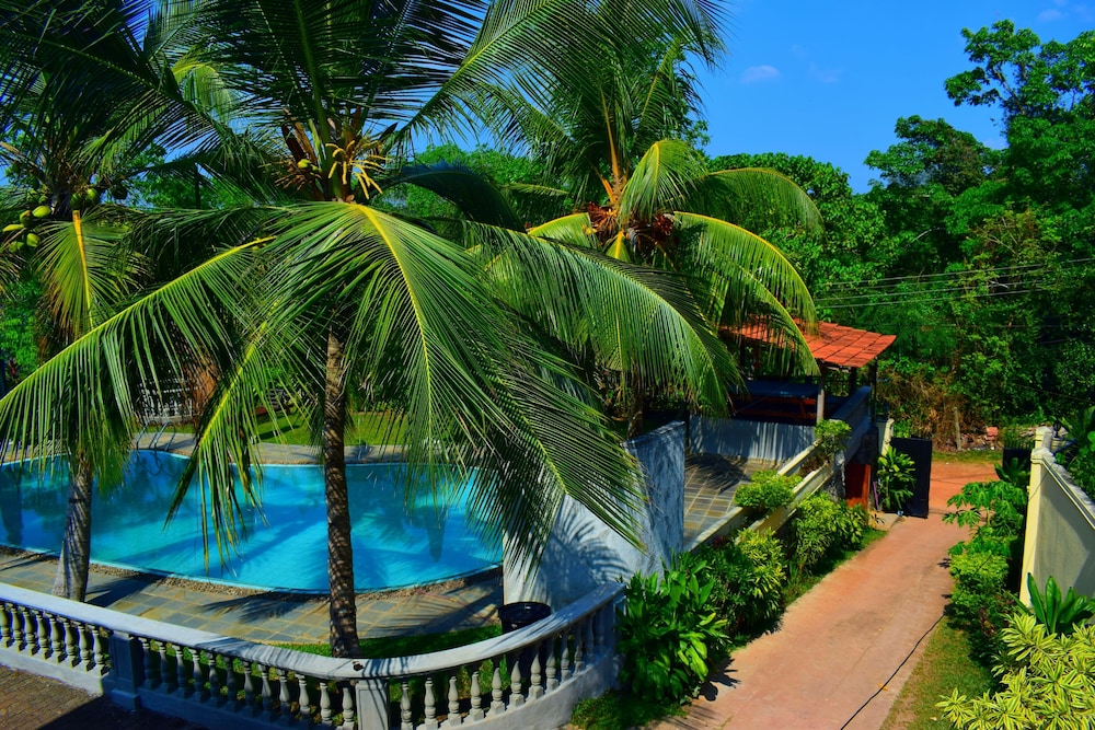 Asian Jewel Boutique Hotel — Swimming pool in Hikkaduwa, Southern Province