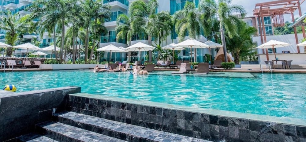 Fishermen's Harbour Urban Resort — Swimming pool in Patong Beach, Phuket Province
