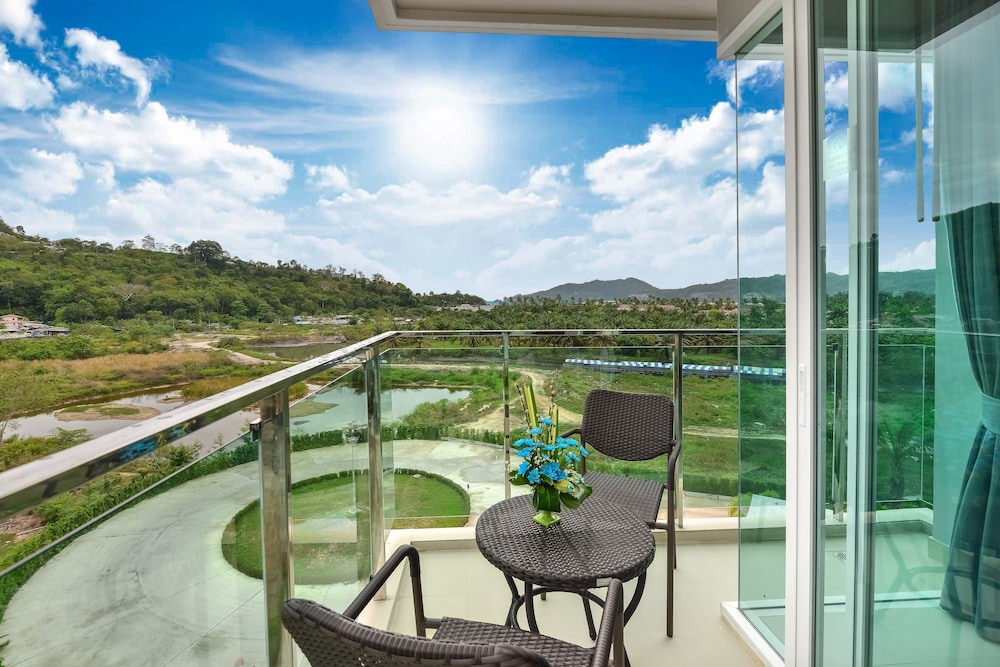 Fishermen's Harbour Urban Resort — Hotel rooms in Patong Beach, Phuket Province