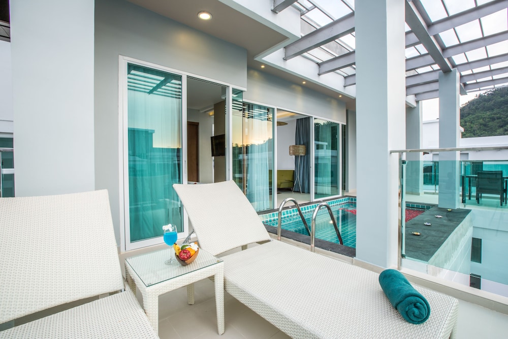 Fishermen's Harbour Urban Resort — Swimming pool in Patong Beach, Phuket Province