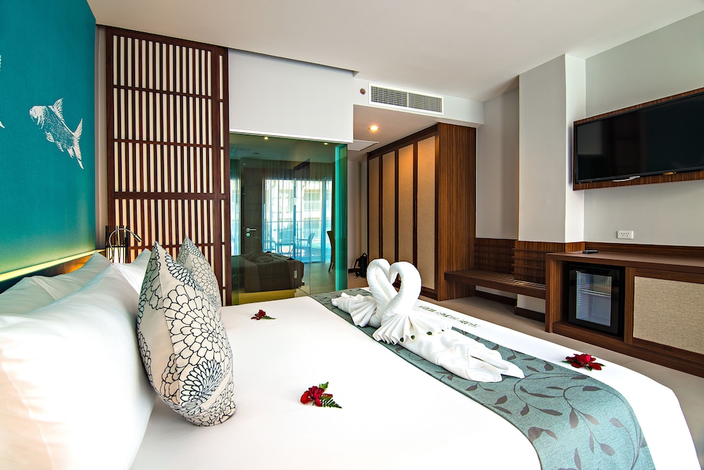 Fishermen's Harbour Urban Resort — Hotel rooms in Patong Beach, Phuket Province