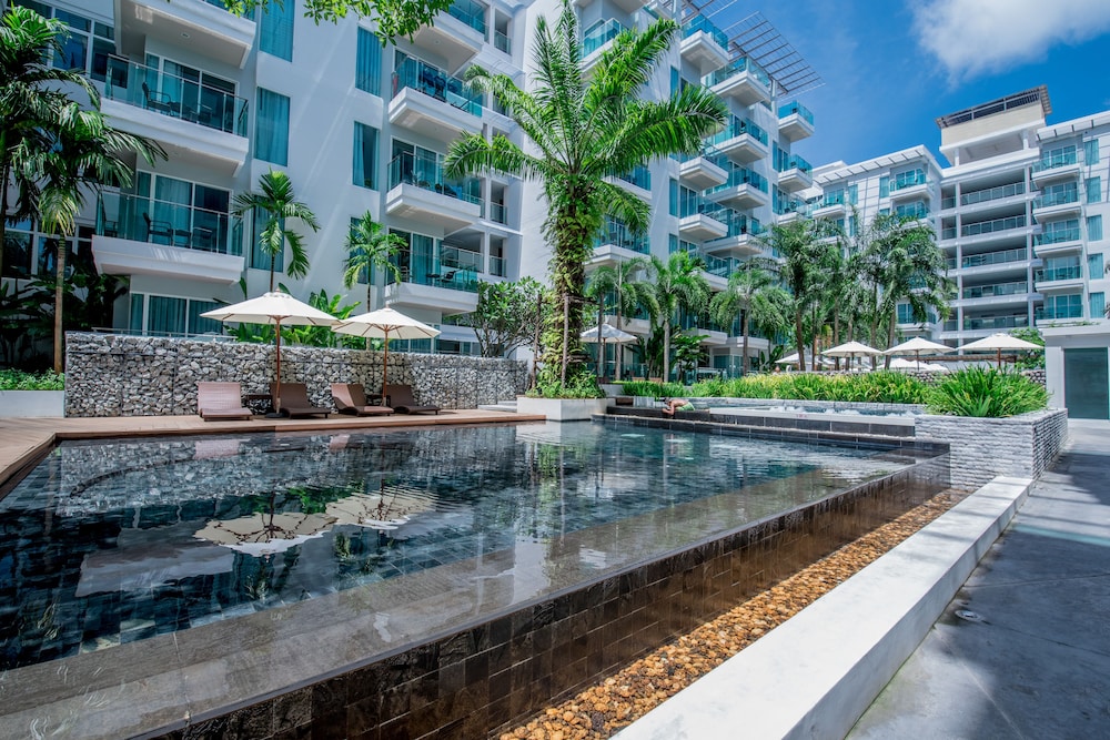 Fishermen's Harbour Urban Resort — Swimming pool in Patong Beach, Phuket Province