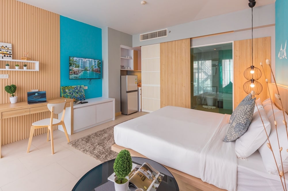 Fishermen's Harbour Urban Resort — Hotel rooms in Patong Beach, Phuket Province