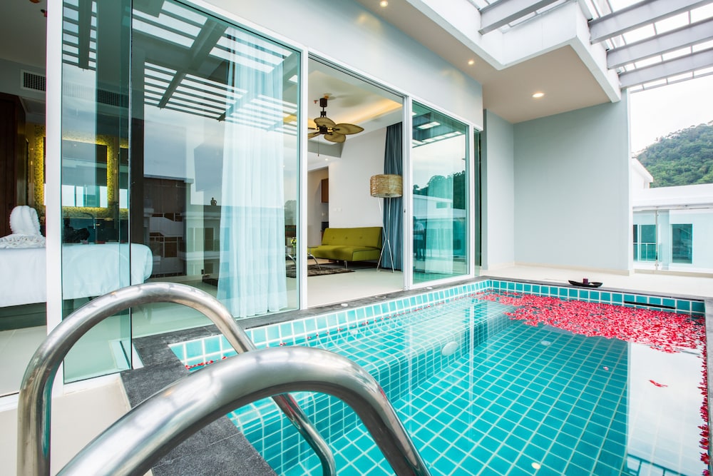 Fishermen's Harbour Urban Resort — Swimming pool in Patong Beach, Phuket Province