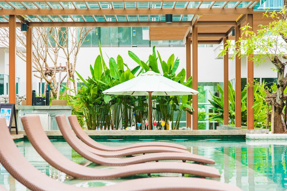 Fishermen's Harbour Urban Resort — Swimming pool in Patong Beach, Phuket Province