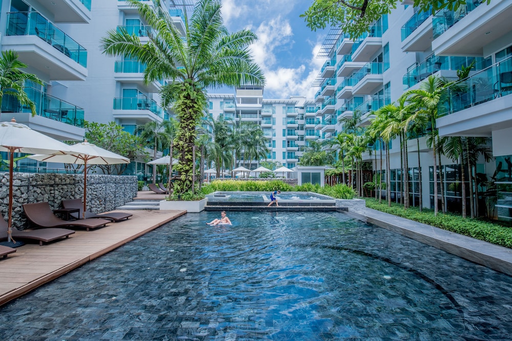 Fishermen's Harbour Urban Resort — Swimming pool in Patong Beach, Phuket Province