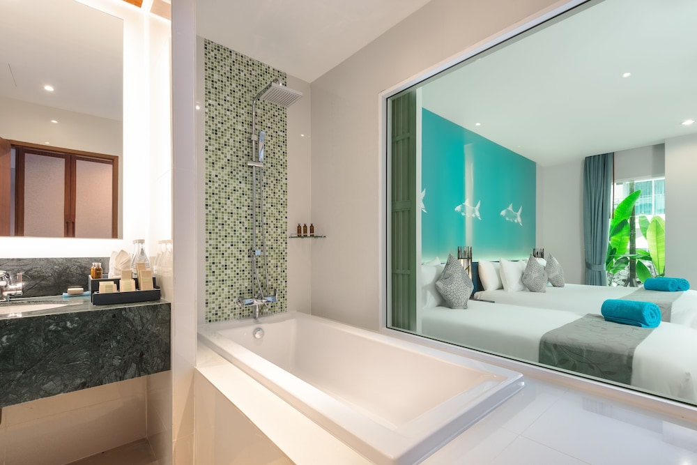 Fishermen's Harbour Urban Resort — Hotel rooms in Patong Beach, Phuket Province