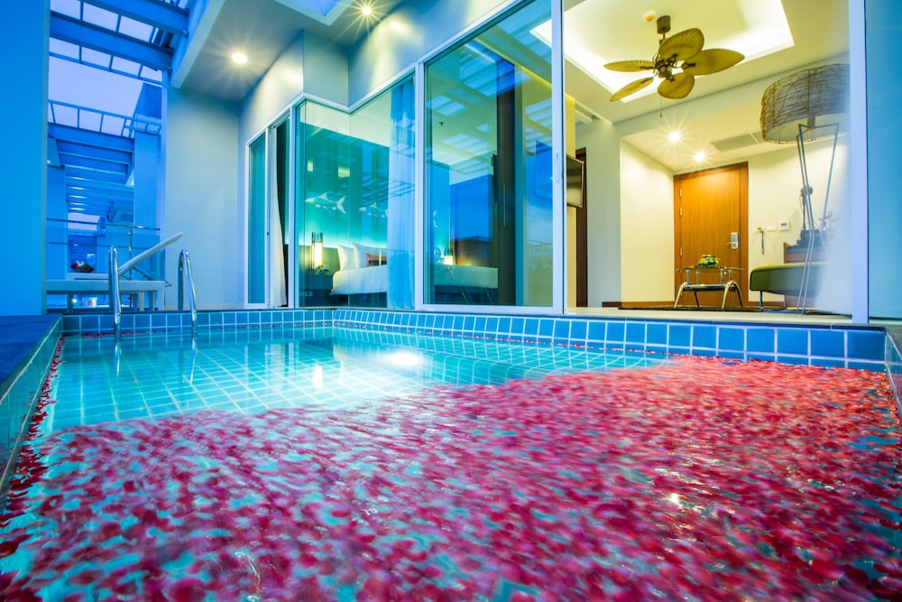 Fishermen's Harbour Urban Resort — Swimming pool in Patong Beach, Phuket Province