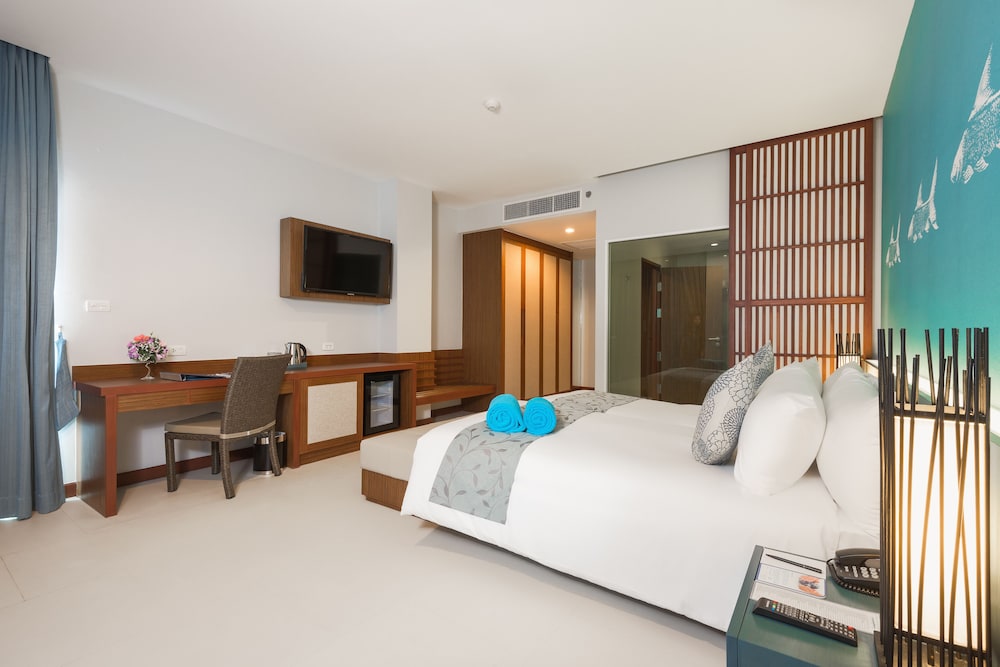 Fishermen's Harbour Urban Resort — Hotel rooms in Patong Beach, Phuket Province