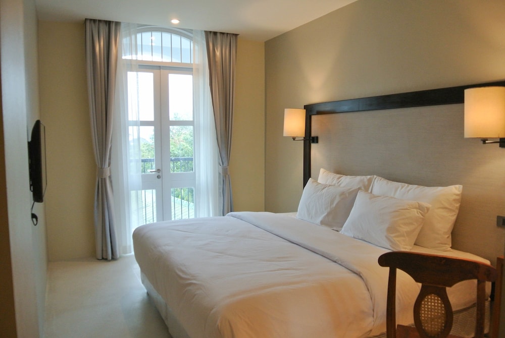 Little Nyonya Hotel — Hotel rooms in Phuket, Phuket Province