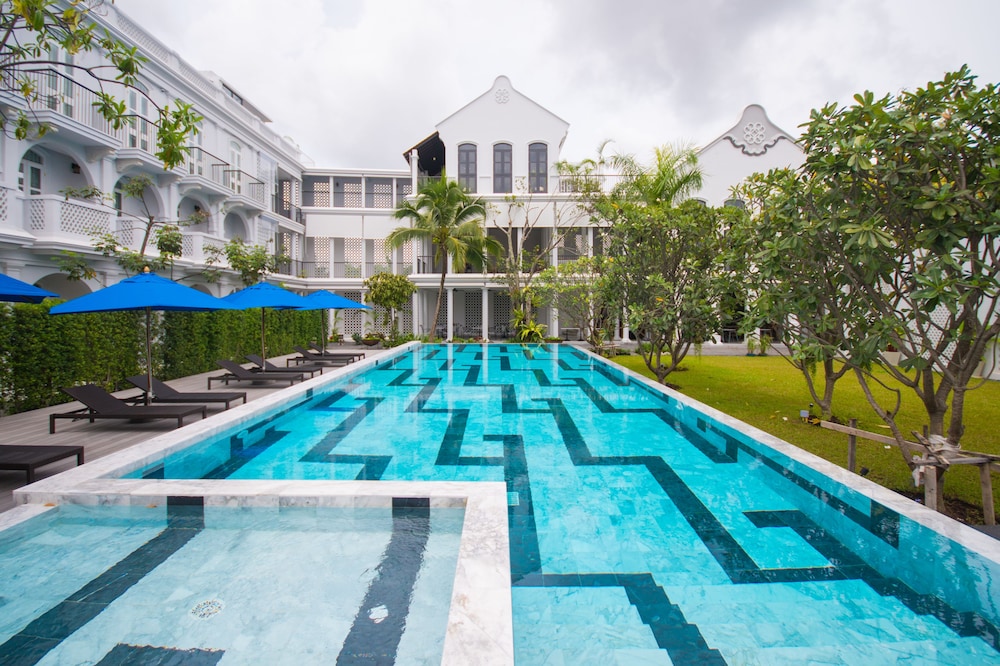 Little Nyonya Hotel — Swimming pool in Phuket, Phuket Province