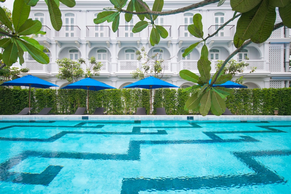 Little Nyonya Hotel — Swimming pool in Phuket, Phuket Province