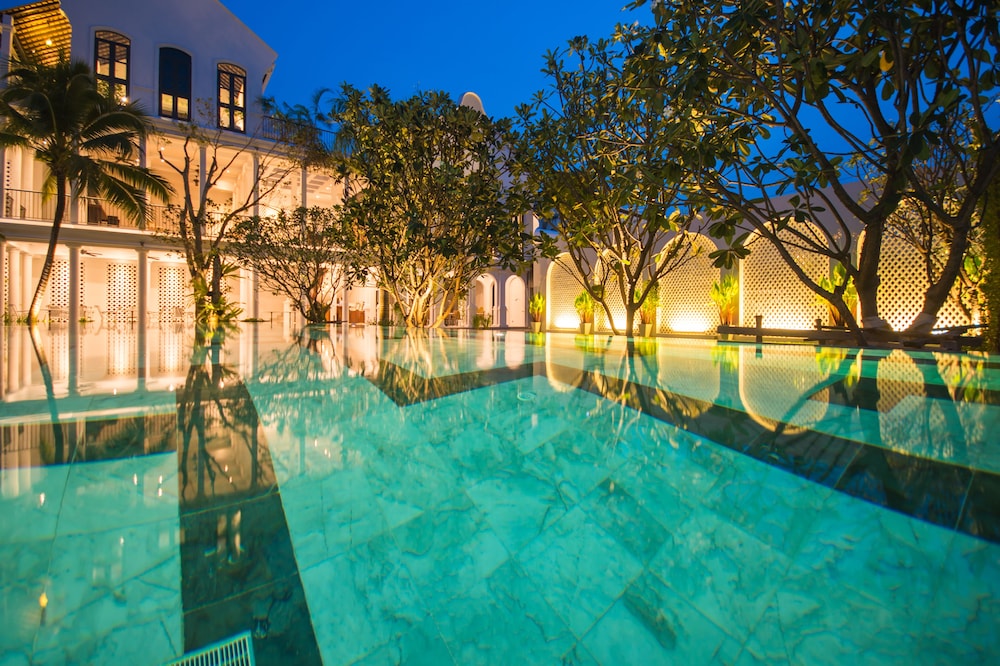 Little Nyonya Hotel — Swimming pool in Phuket, Phuket Province
