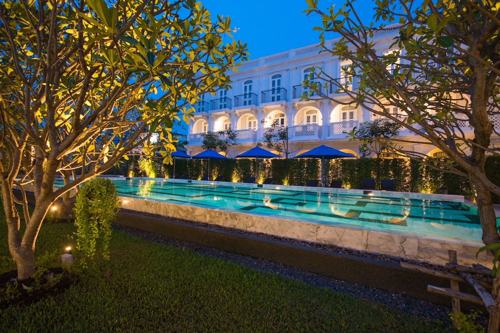 Little Nyonya Hotel — Swimming pool in Phuket, Phuket Province