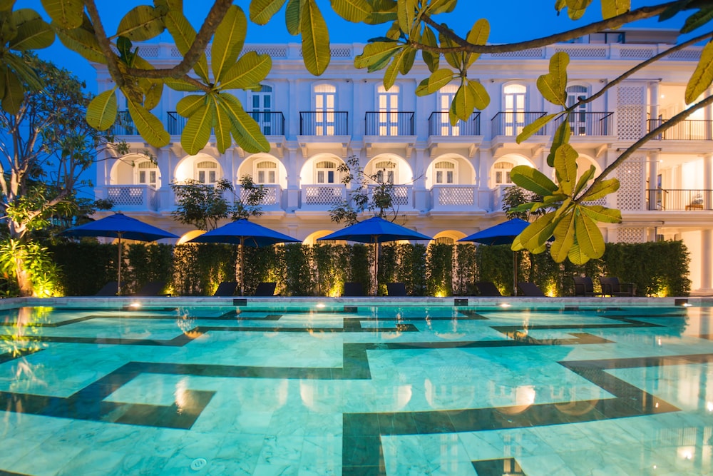 Little Nyonya Hotel — Swimming pool in Phuket, Phuket Province