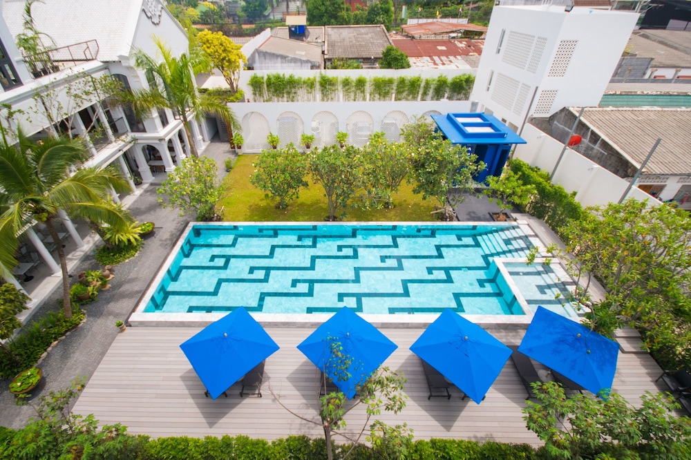 Little Nyonya Hotel — Swimming pool in Phuket, Phuket Province