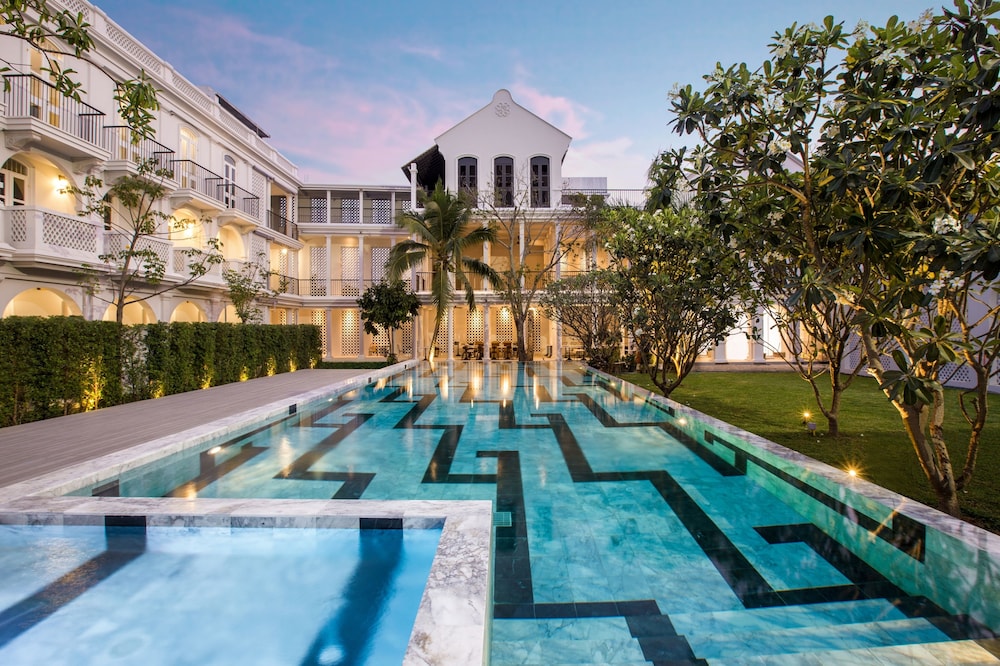 Little Nyonya Hotel — Swimming pool in Phuket, Phuket Province