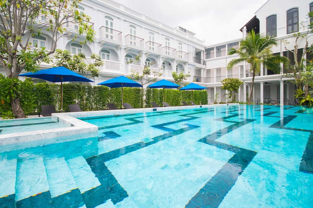 Little Nyonya Hotel — Swimming pool in Phuket, Phuket Province