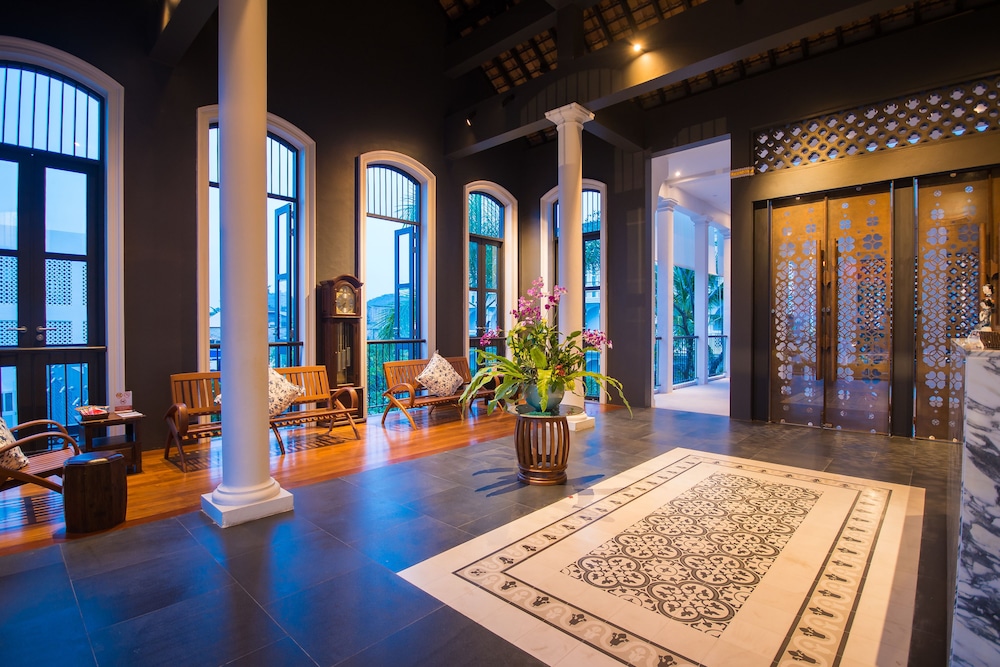 Little Nyonya Hotel — Hotel building in Phuket, Phuket Province