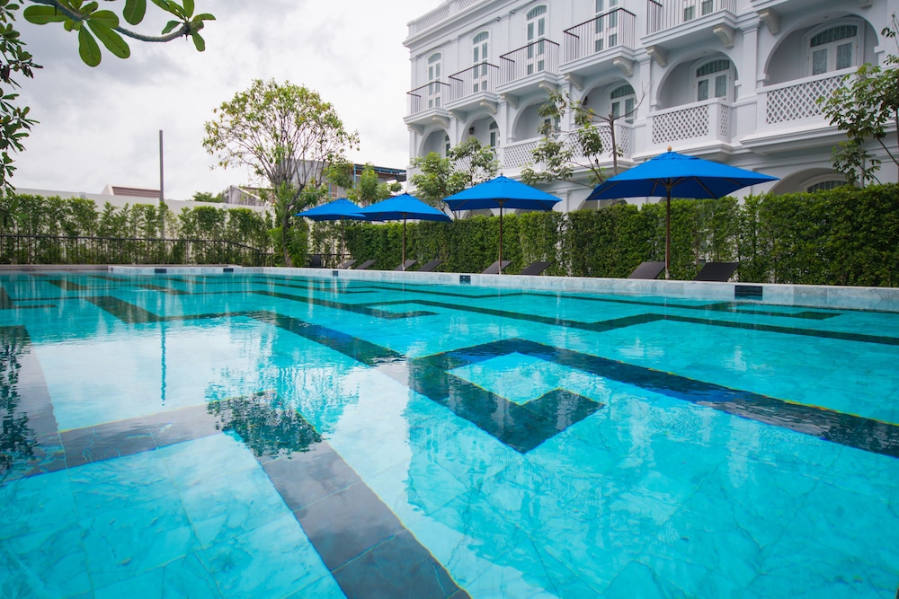 Little Nyonya Hotel — Swimming pool in Phuket, Phuket Province
