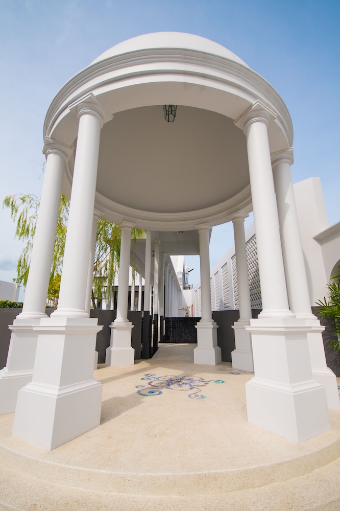 Little Nyonya Hotel — Hotel building in Phuket, Phuket Province