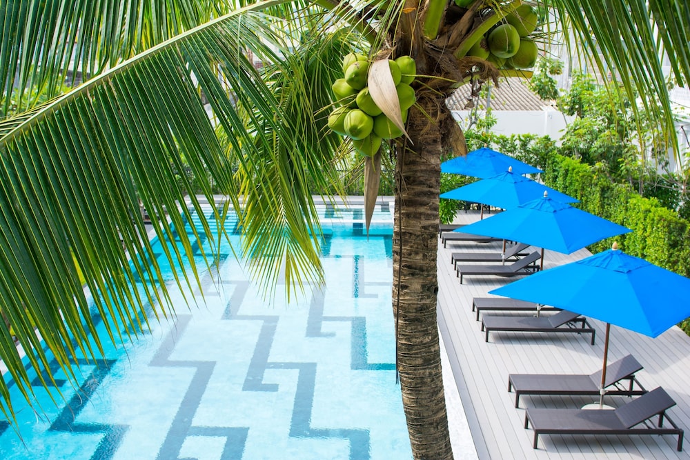 Little Nyonya Hotel — Swimming pool in Phuket, Phuket Province