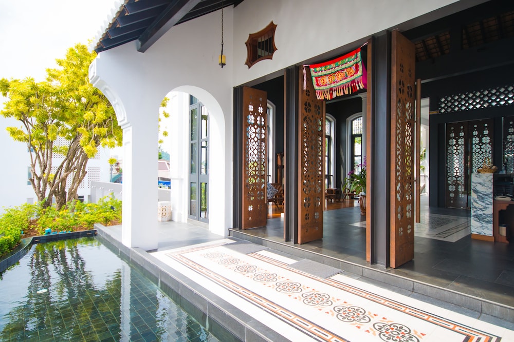 Little Nyonya Hotel — Hotel building in Phuket, Phuket Province