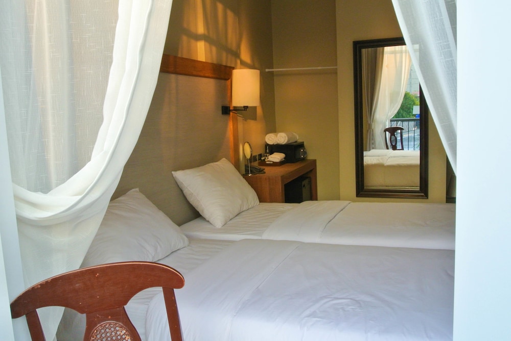 Little Nyonya Hotel — Hotel rooms in Phuket, Phuket Province