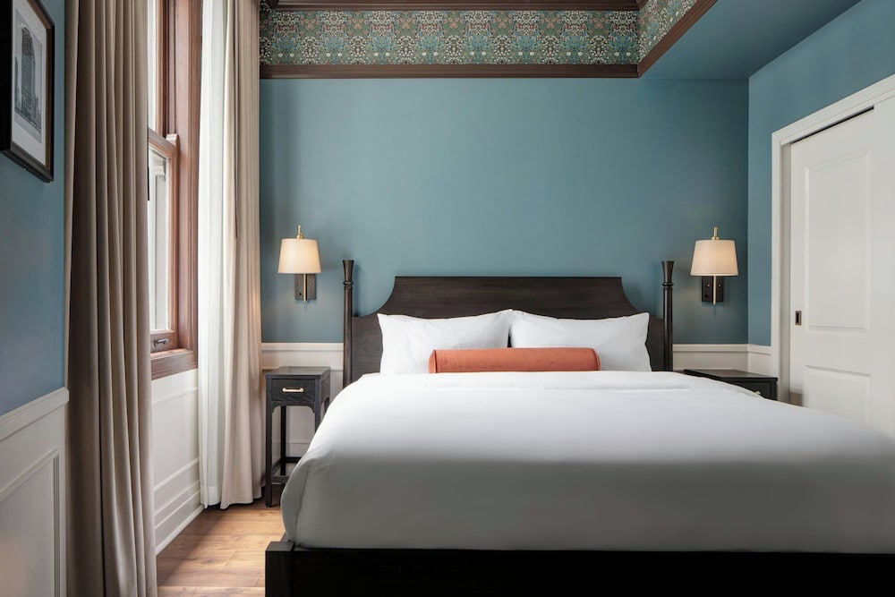 Hotel David Whitney, Autograph Collection — Hotel rooms in Detroit, Michigan