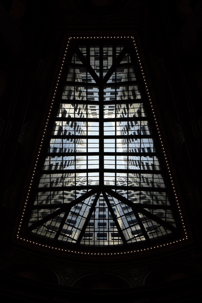 Hotel David Whitney, Autograph Collection — Hotel building in Detroit, Michigan
