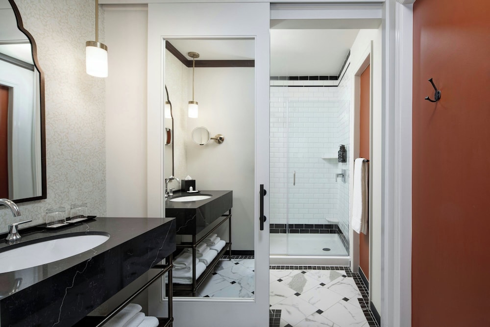 Hotel David Whitney, Autograph Collection — Hotel rooms in Detroit, Michigan