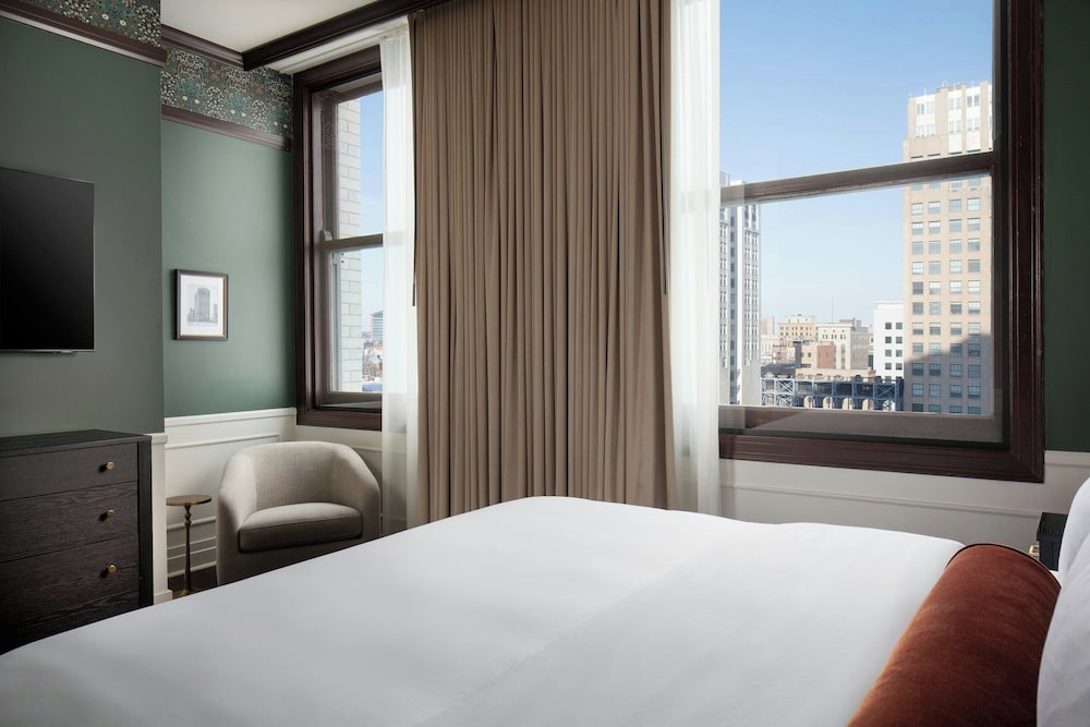 Hotel David Whitney, Autograph Collection — Hotel rooms in Detroit, Michigan