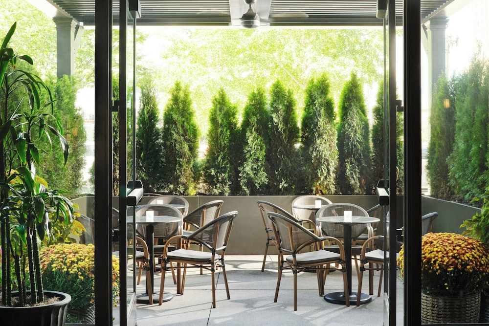Hotel David Whitney, Autograph Collection — Restaurant & bars in Detroit, Michigan