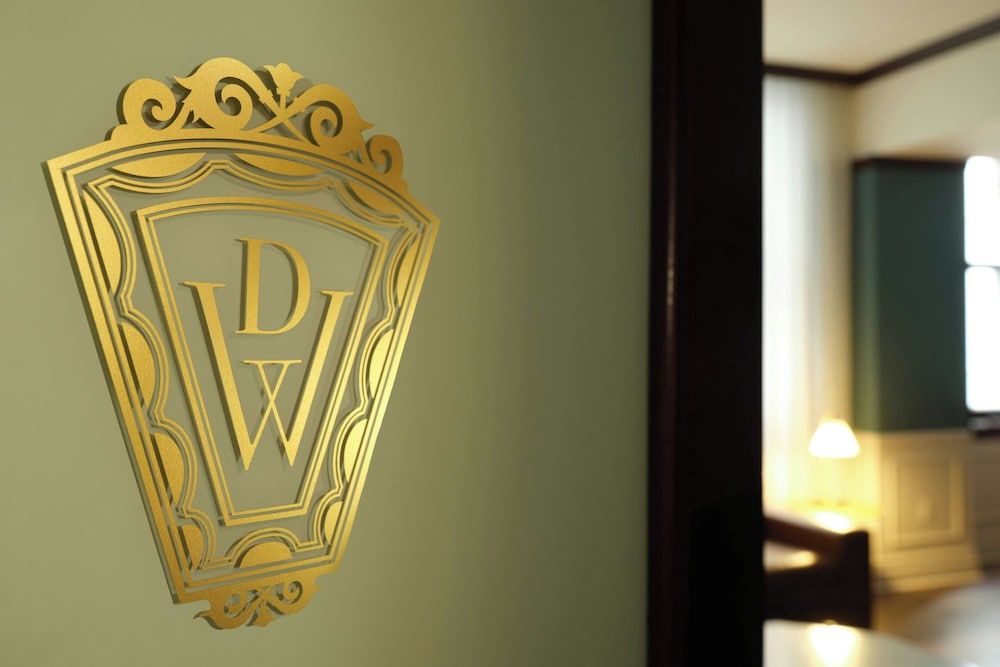 Hotel David Whitney, Autograph Collection — Hotel rooms in Detroit, Michigan