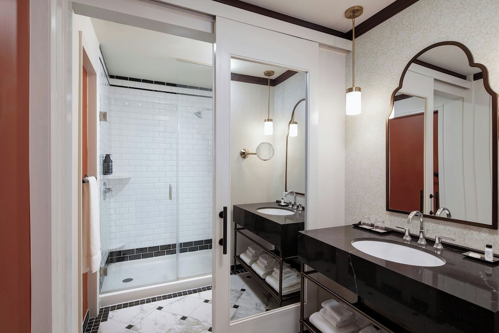 Hotel David Whitney, Autograph Collection — Hotel rooms in Detroit, Michigan