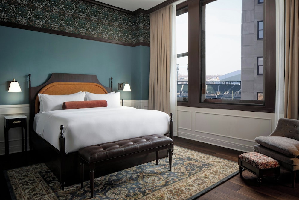 Hotel David Whitney, Autograph Collection — Hotel rooms in Detroit, Michigan