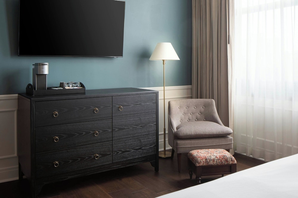 Hotel David Whitney, Autograph Collection — Hotel rooms in Detroit, Michigan