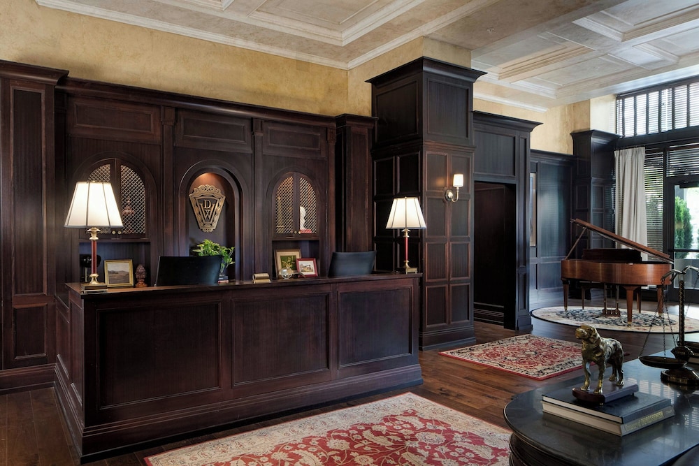 Hotel David Whitney, Autograph Collection — Hotel building in Detroit, Michigan