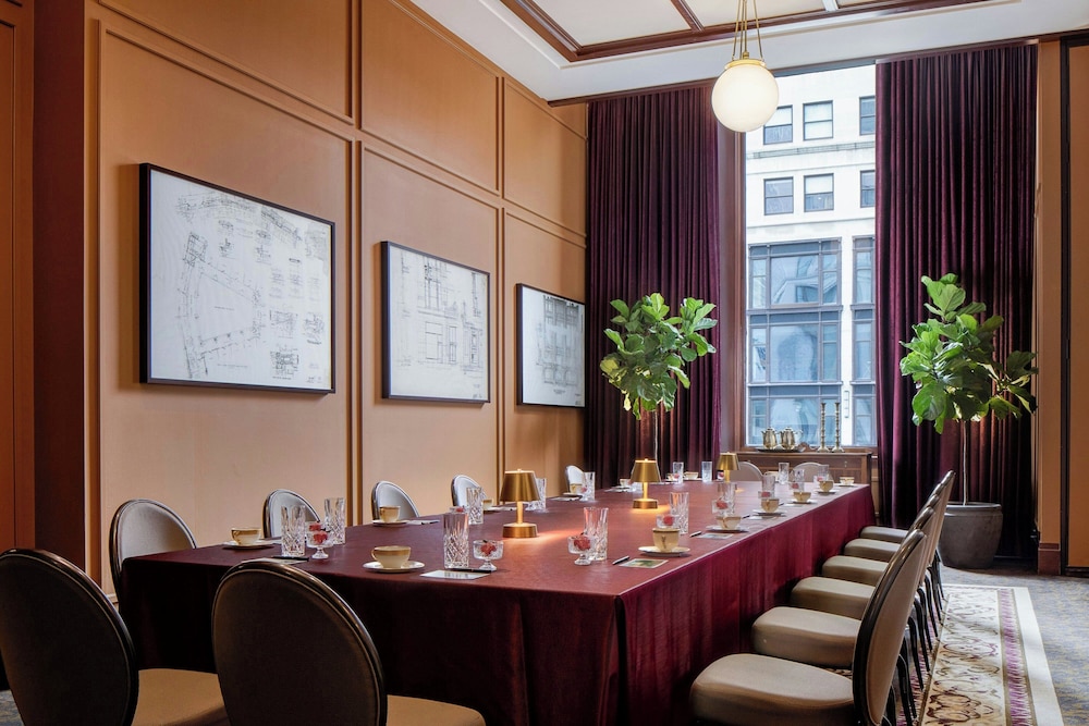 Hotel David Whitney, Autograph Collection — Restaurant & bars in Detroit, Michigan