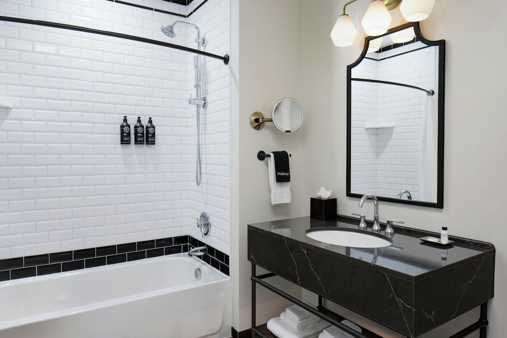 Hotel David Whitney, Autograph Collection — Hotel rooms in Detroit, Michigan