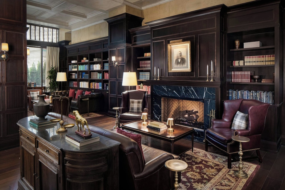 Hotel David Whitney, Autograph Collection — Hotel building in Detroit, Michigan