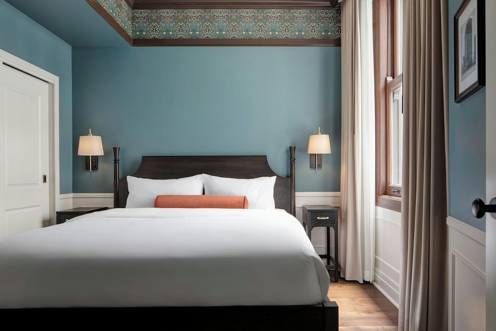 Hotel David Whitney, Autograph Collection — Hotel rooms in Detroit, Michigan