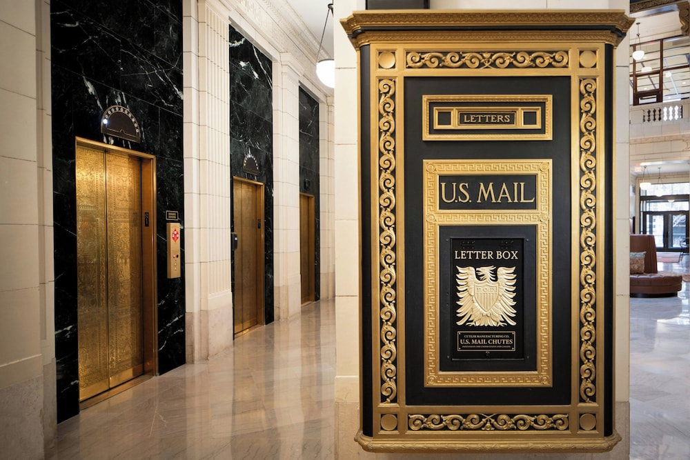 Hotel David Whitney, Autograph Collection — Hotel building in Detroit, Michigan