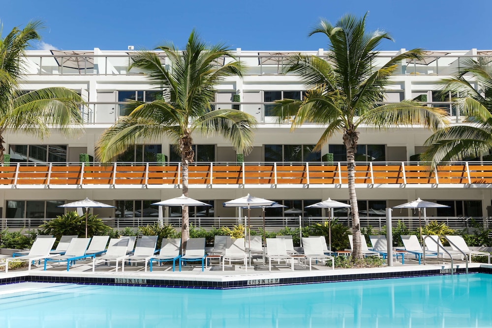 The Gates Hotel South Beach — Swimming pool in Miami, Florida