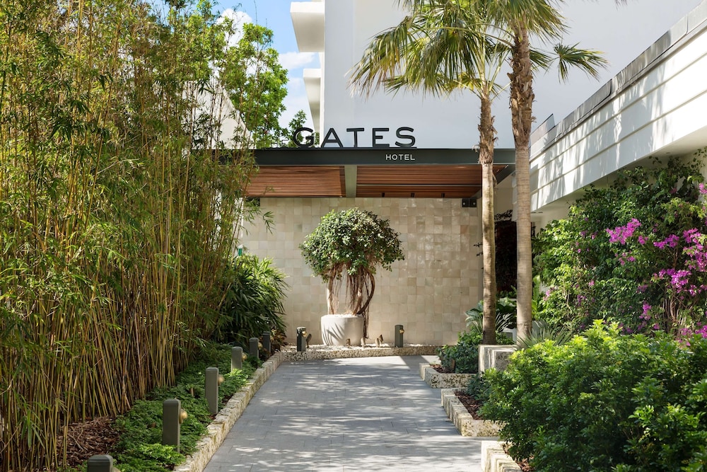 The Gates Hotel South Beach — Hotel building in Miami, Florida
